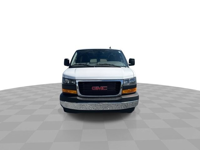 2025 Gmc Savana Cargo 2500 photo 3