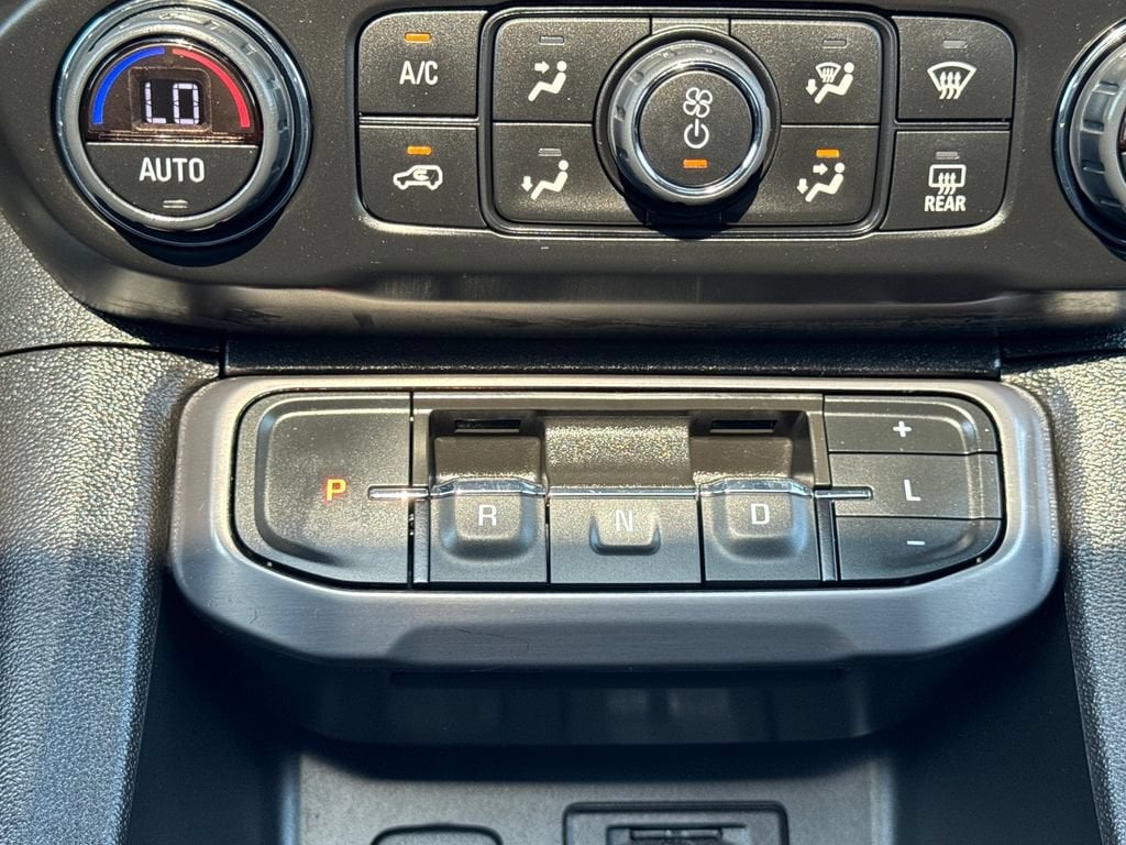 2023 GMC Acadia AT4 - Photo 24