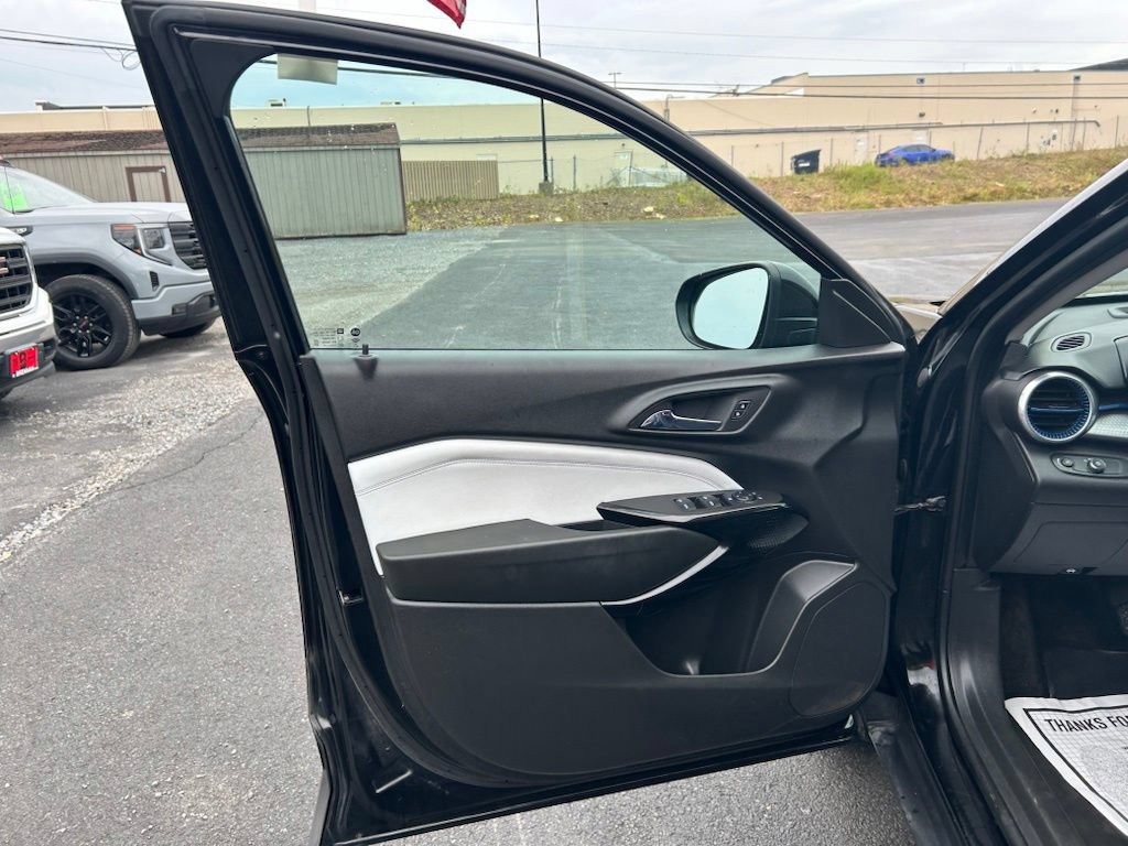 2024 Chevrolet Trax LT - Photo 17