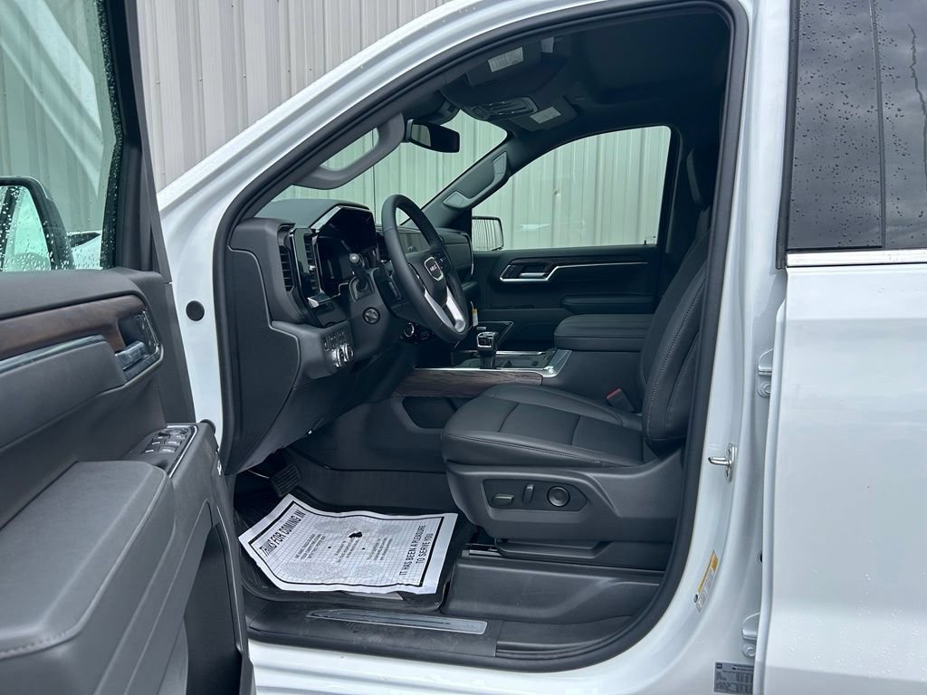 2026 GMC Sierra 1500 SLT - Photo 10