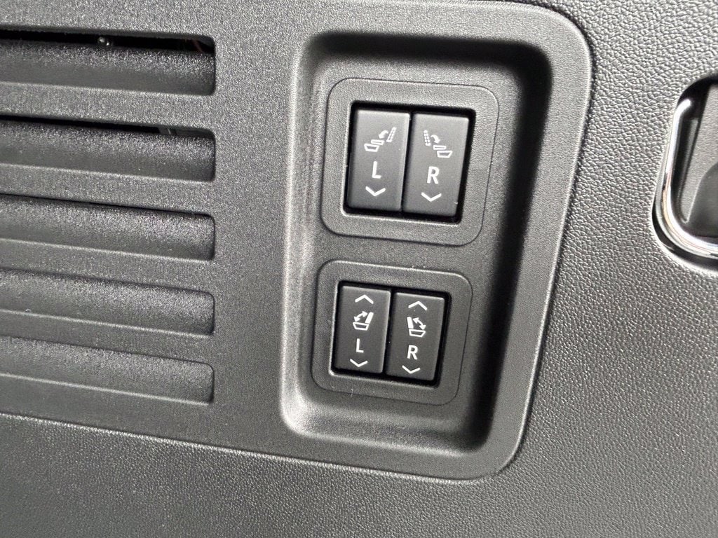 2027 Buick Enclave Sport Touring - Photo 22