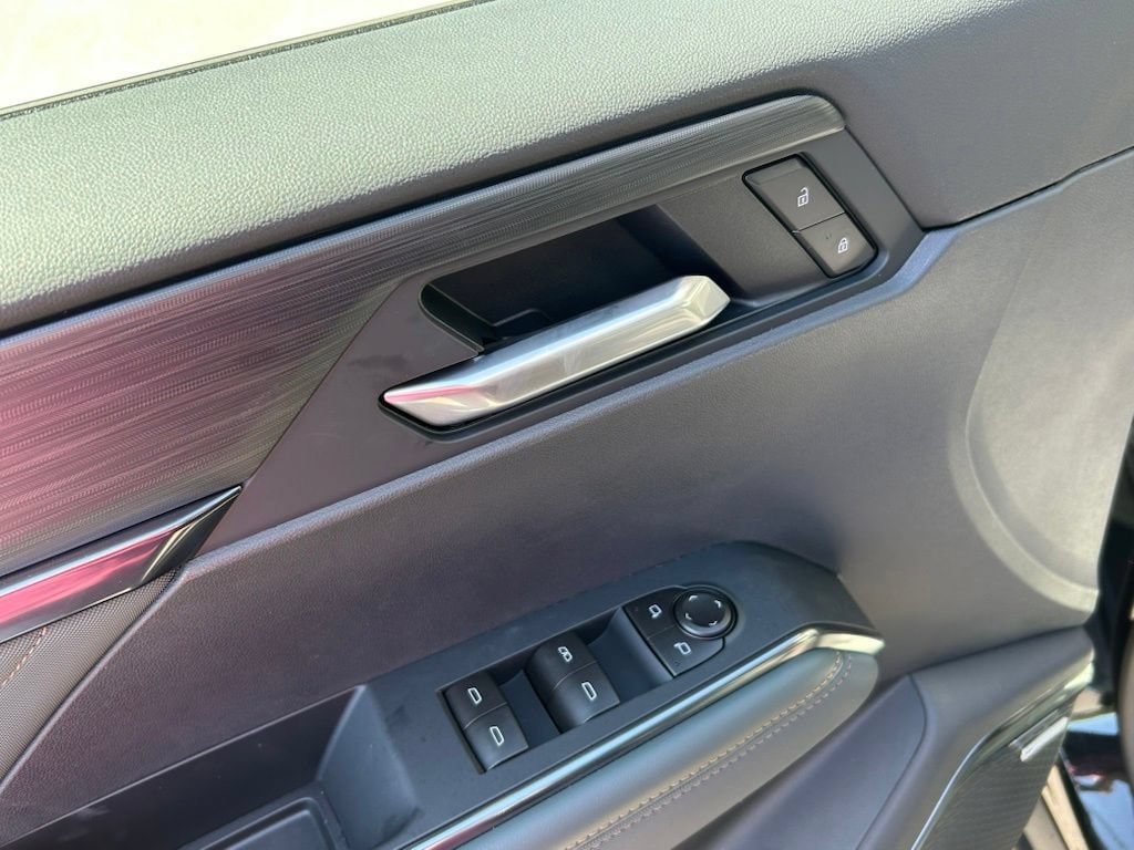2027 GMC Acadia AT4 - Photo 17