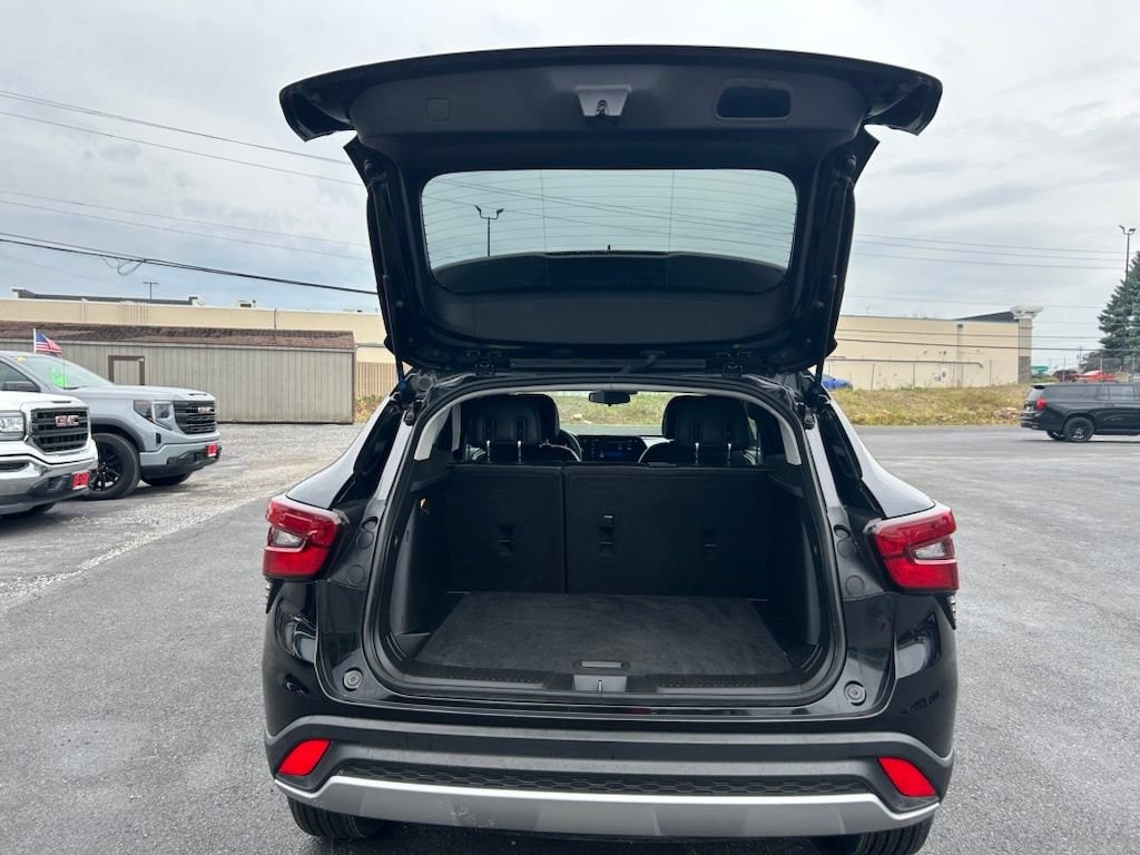 2024 Chevrolet Trax LT - Photo 21