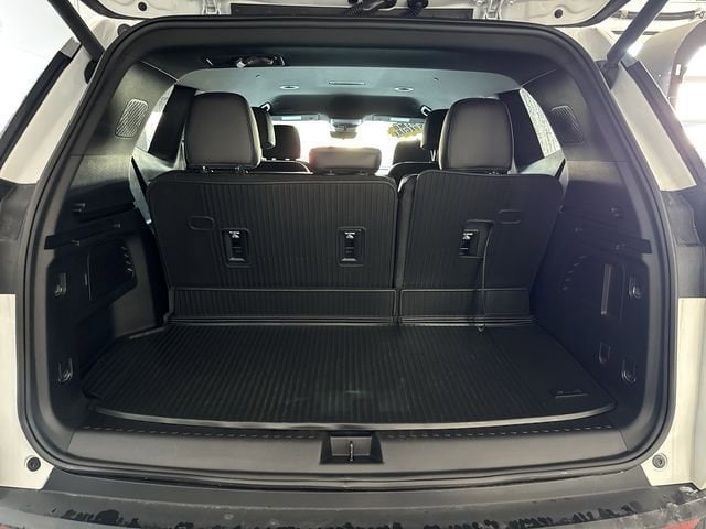 2026 GMC Acadia AT4 - Photo 25