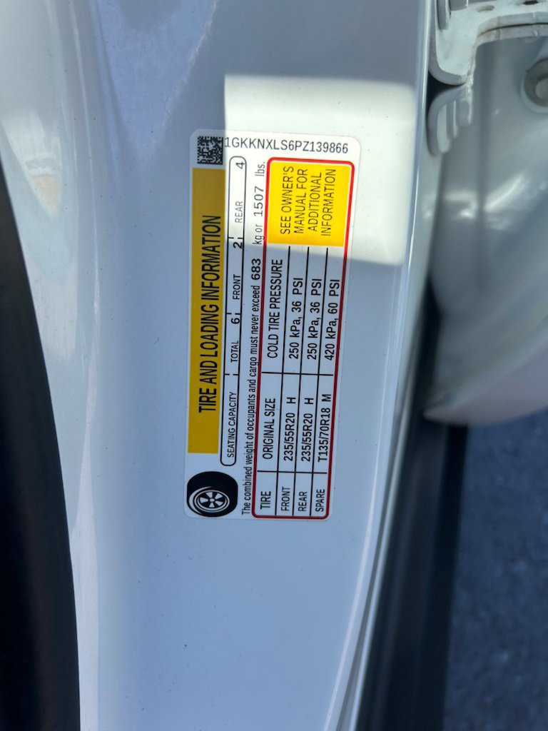2023 GMC Acadia Denali - Photo 25