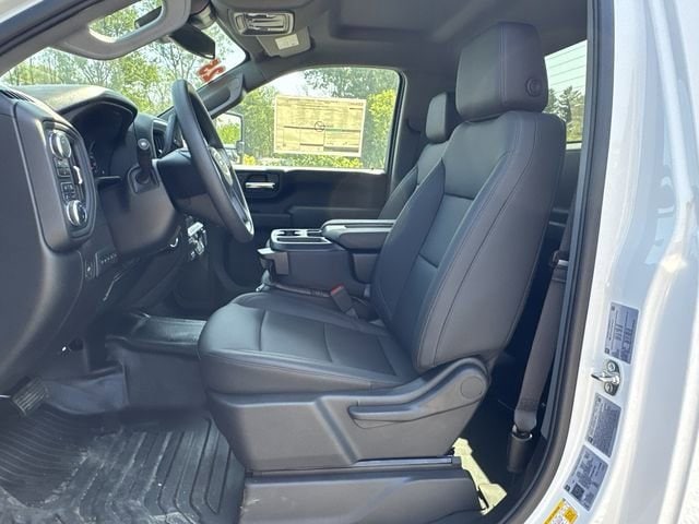 2025 GMC Sierra 3500HD Pro - Photo 18