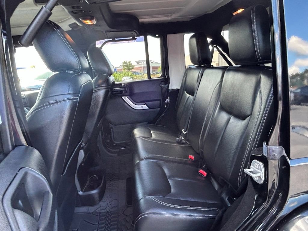 2015 Jeep Wrangler Unlimited Rubicon - Photo 18