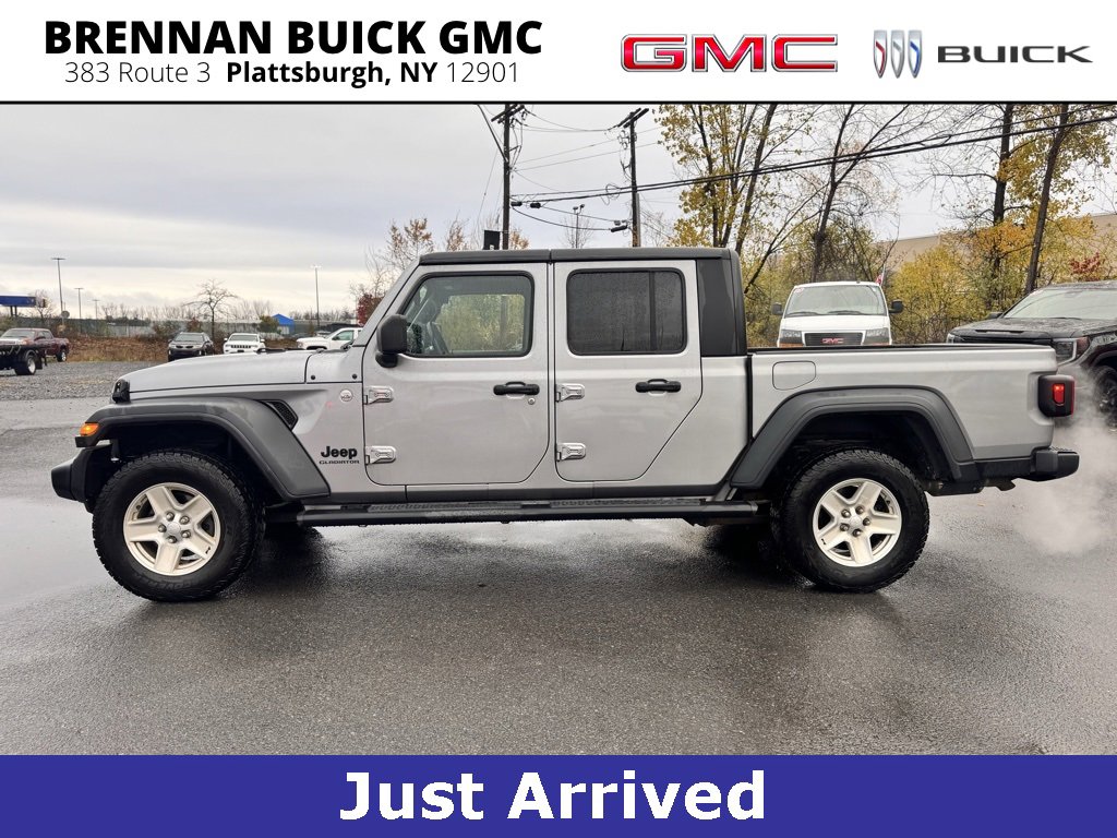 2020 Jeep Gladiator Sport S photo 2