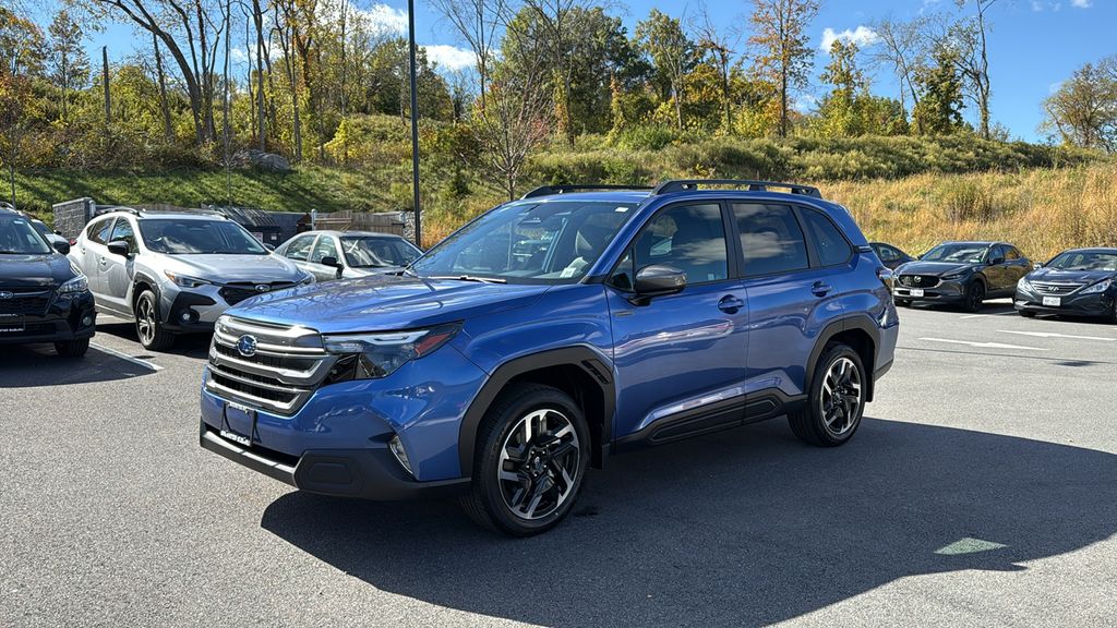 2025 Subaru Forester Premium photo 3