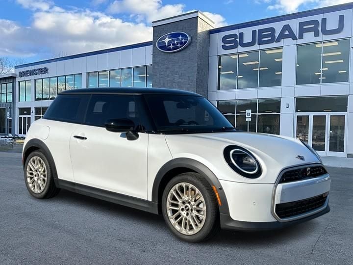 2025 MINI Hardtop 2 Door S's photo
