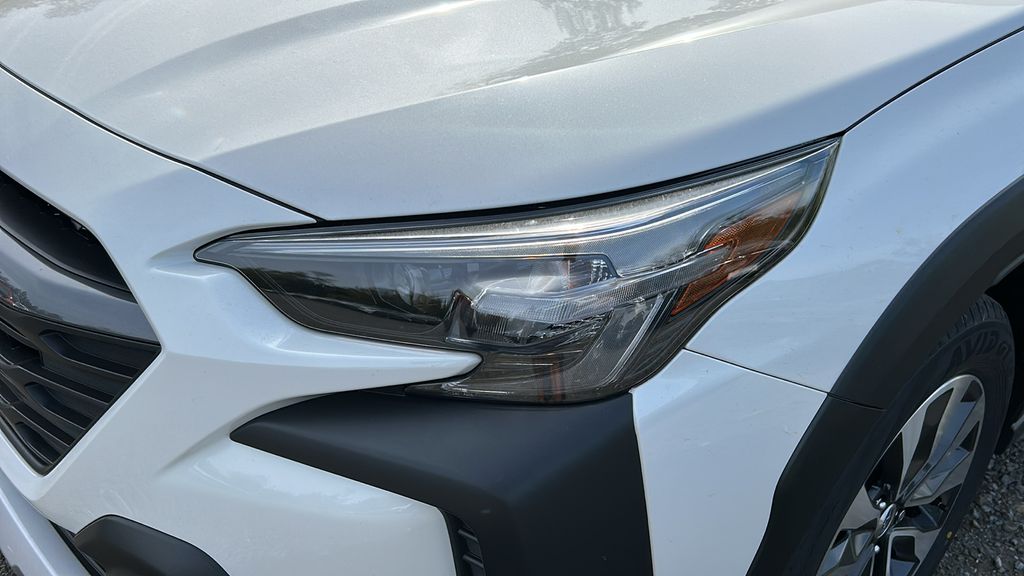 2025 Subaru Outback Touring XT photo 3