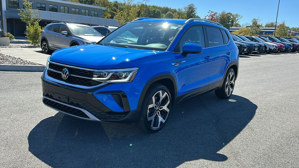 2023 Volkswagen Taos SEL photo 3