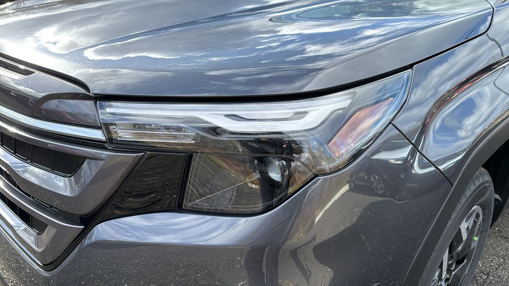 2026 Subaru Forester Premium photo 3