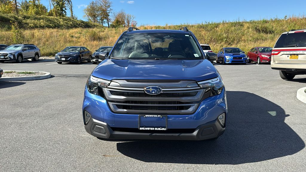 2025 Subaru Forester Premium photo 2