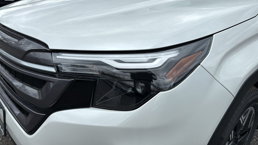 2026 Subaru Forester Premium photo 4