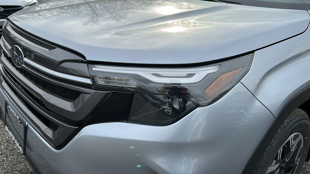 2026 Subaru Forester Premium photo 4