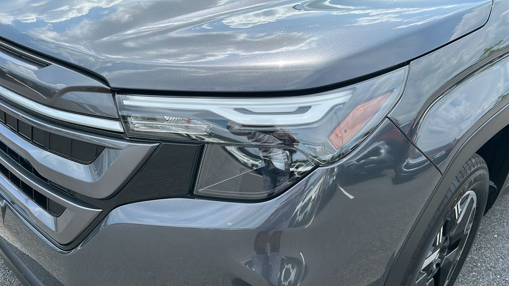 2025 Subaru Forester Premium photo 3