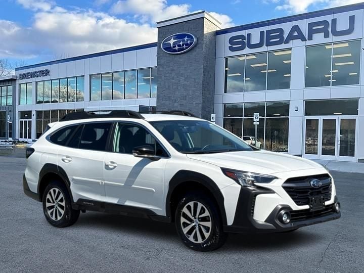 2024 Subaru Outback Premium's photo