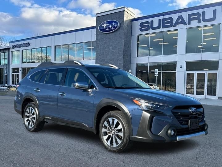 2023 Subaru Outback Touring's photo