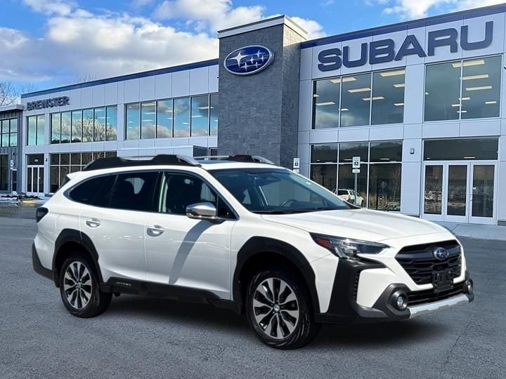 2024 Subaru Outback Touring's photo