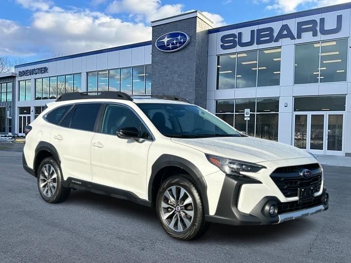 2025 Subaru Outback Limited's photo