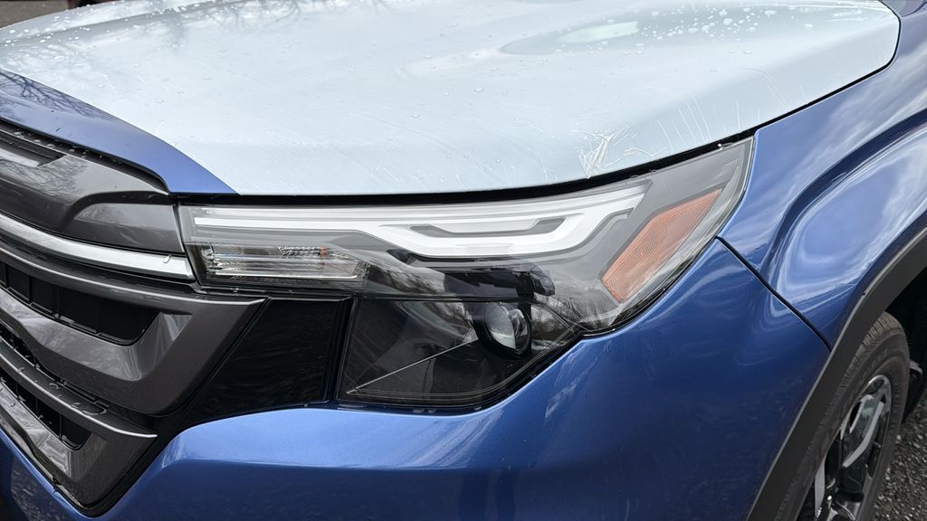 2025 Subaru Forester Premium photo 3