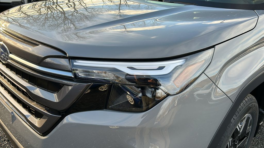 2026 Subaru Forester Premium photo 3