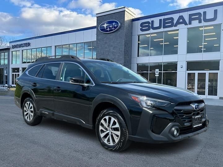 2025 Subaru Outback Premium's photo
