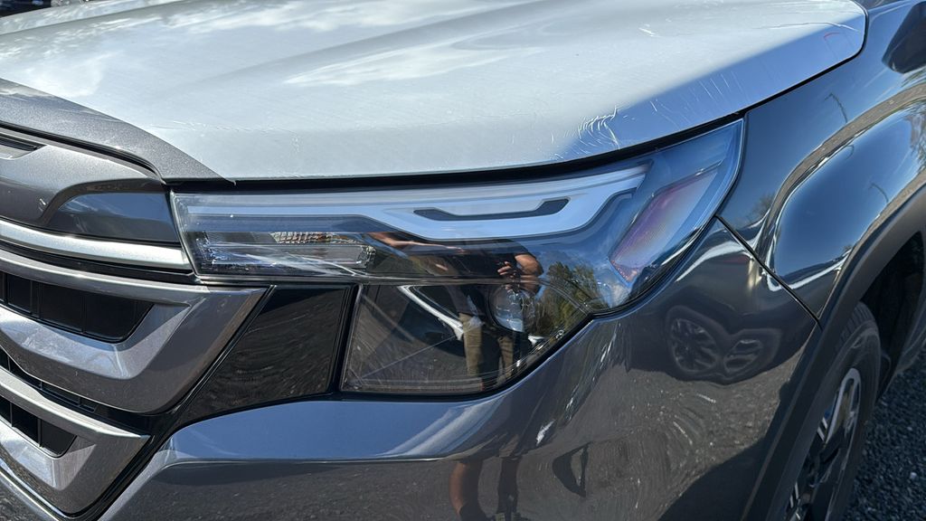 2025 Subaru Forester Premium Base photo 3