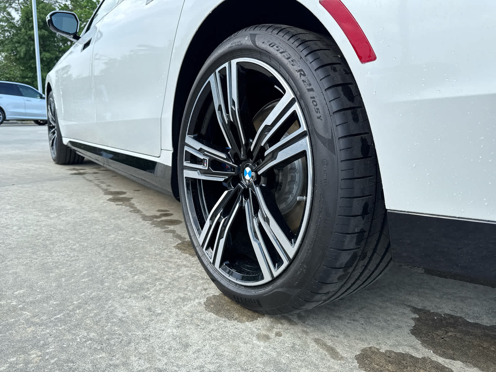 2025 BMW i7 50 - Photo 9