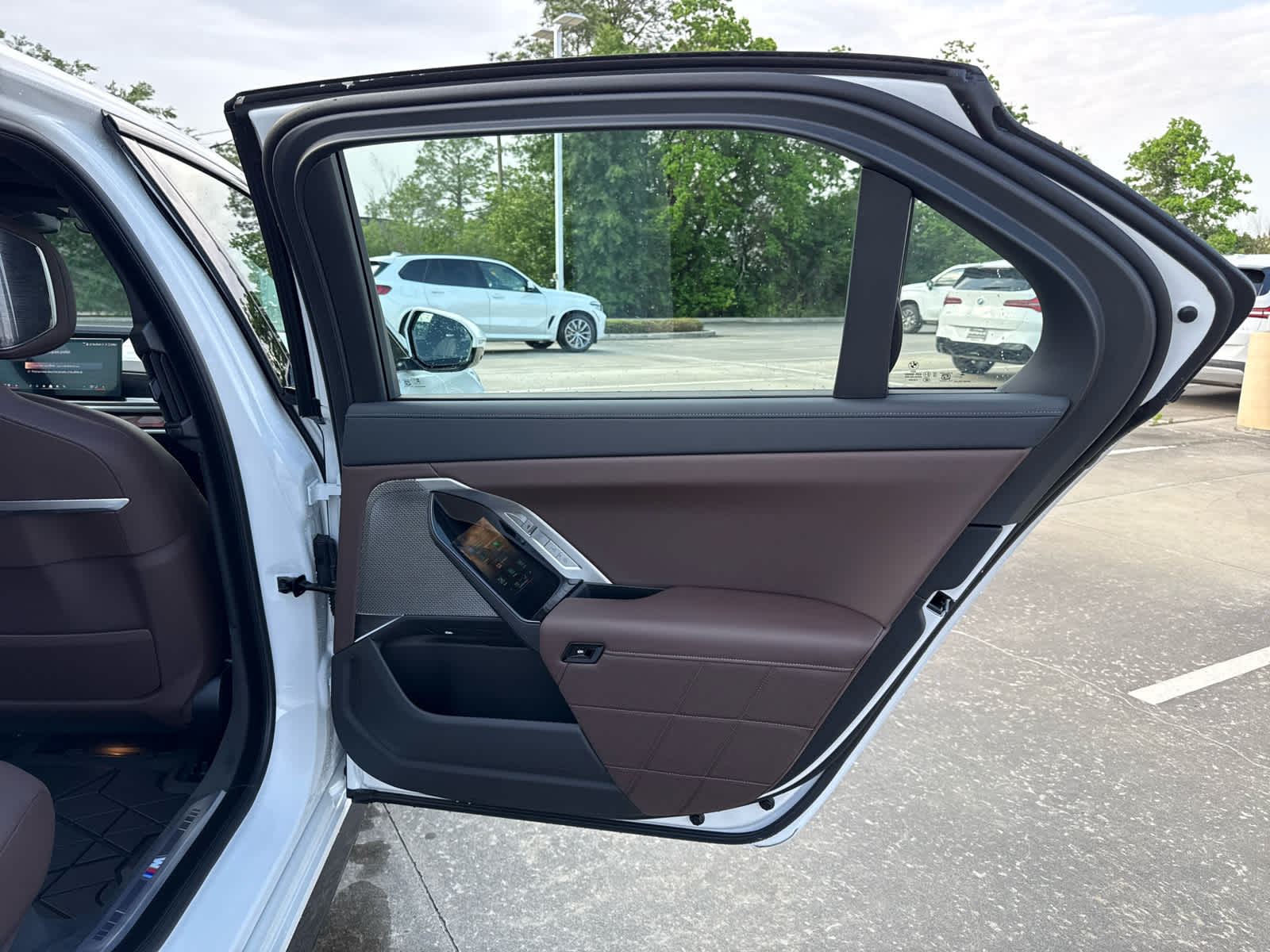 2025 BMW i7 50 - Photo 19