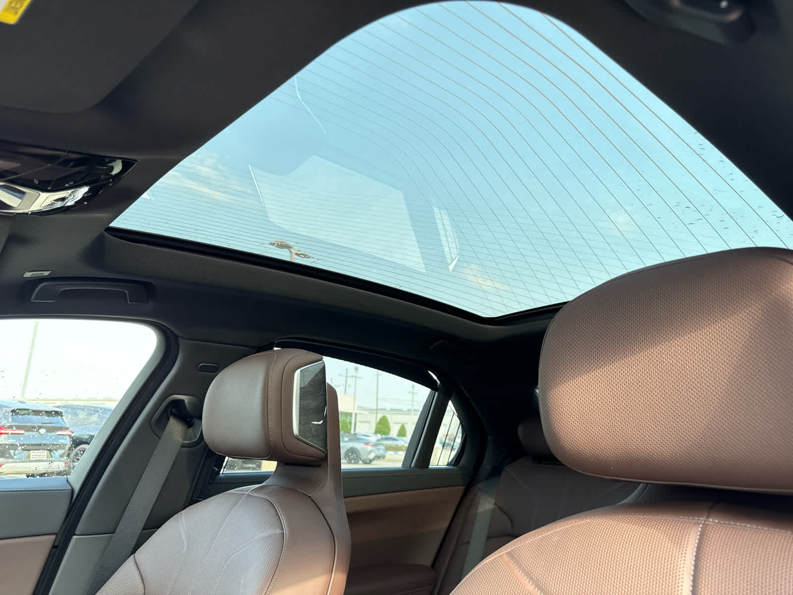 2025 BMW i7 50 - Photo 31