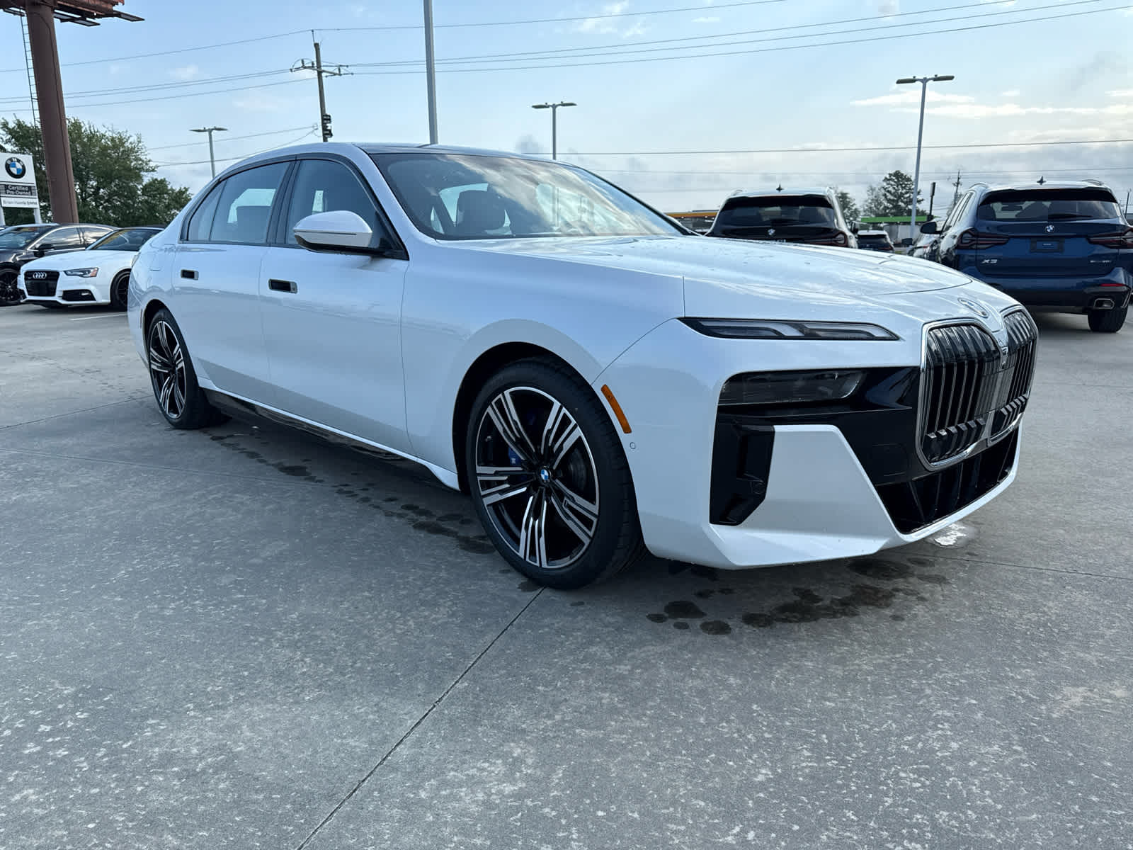 2025 BMW i7 50 - Photo 3