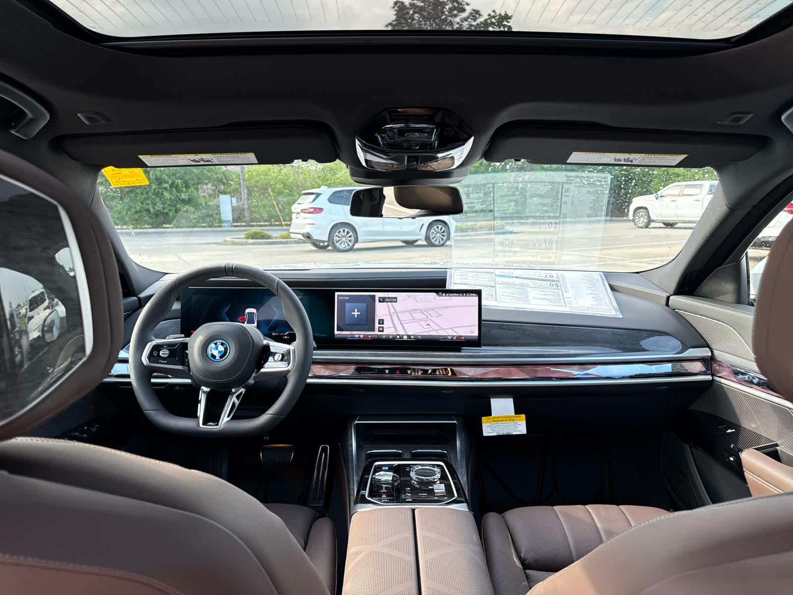 2025 BMW i7 50 - Photo 30