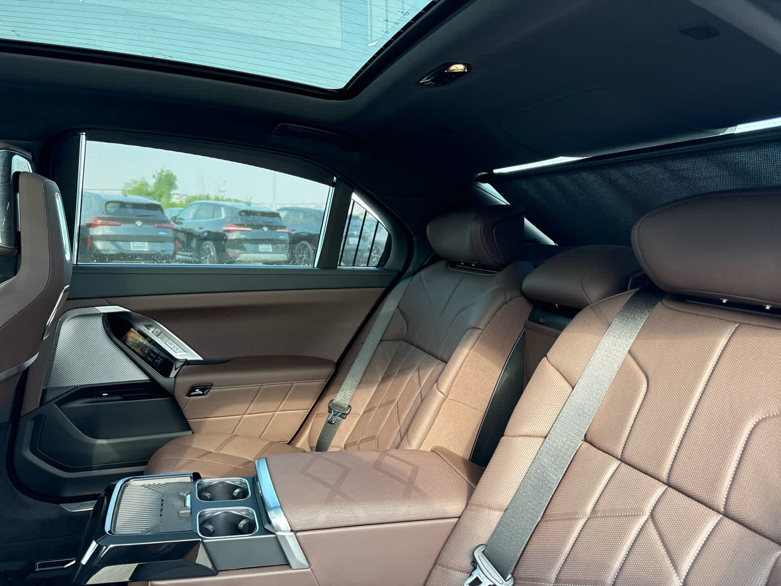 2025 BMW i7 50 - Photo 26