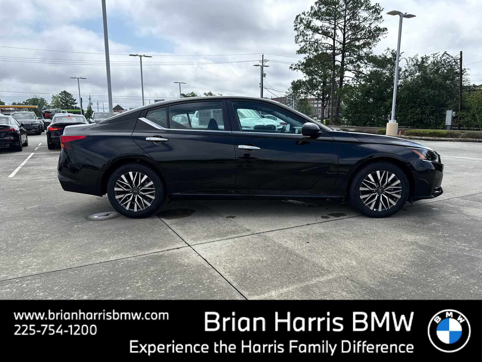 Used 2025 Nissan Altima SV Sedan