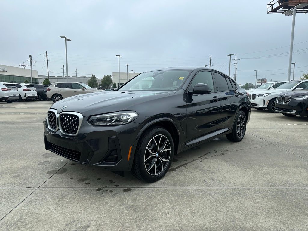 2025 BMW X4 xDrive30i's photo