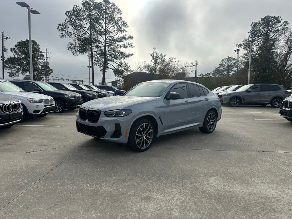 2023 BMW X4 M40i's photo