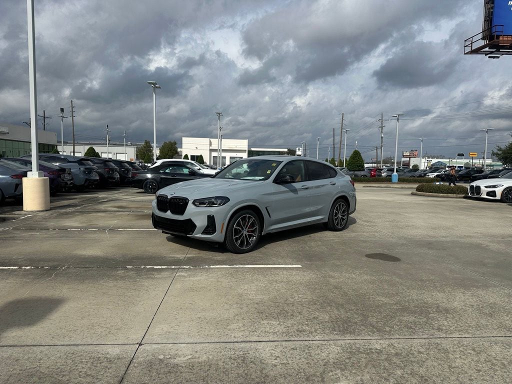 2023 BMW X4 M40i's photo
