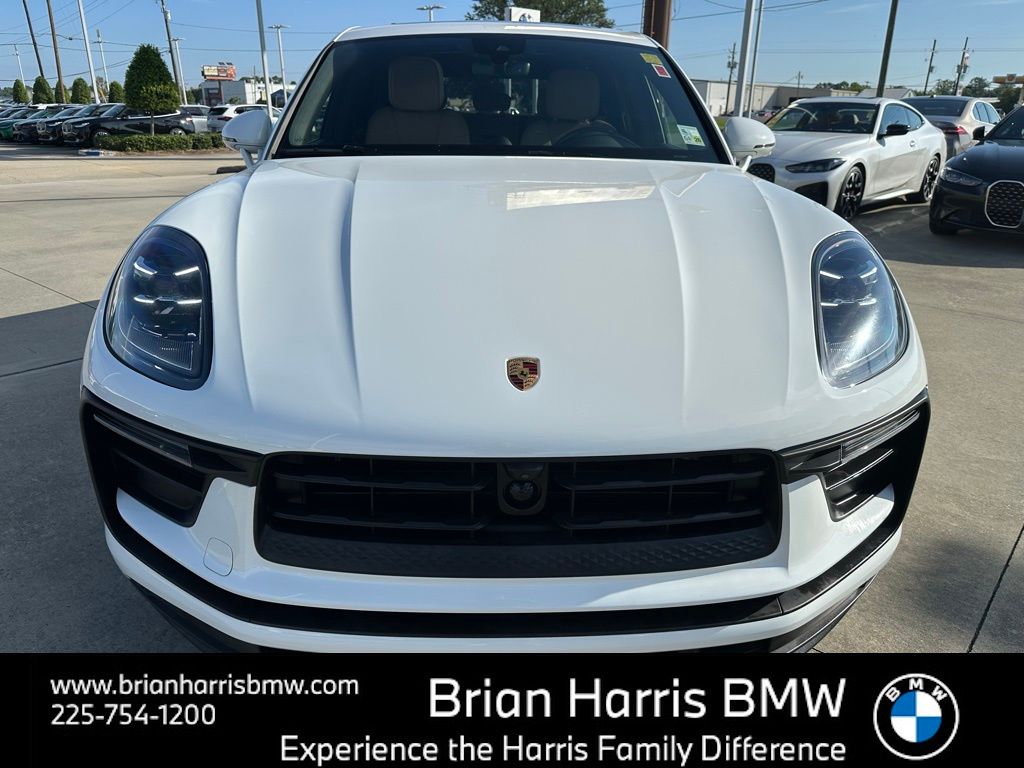 2022 Porsche Macan Base photo 2