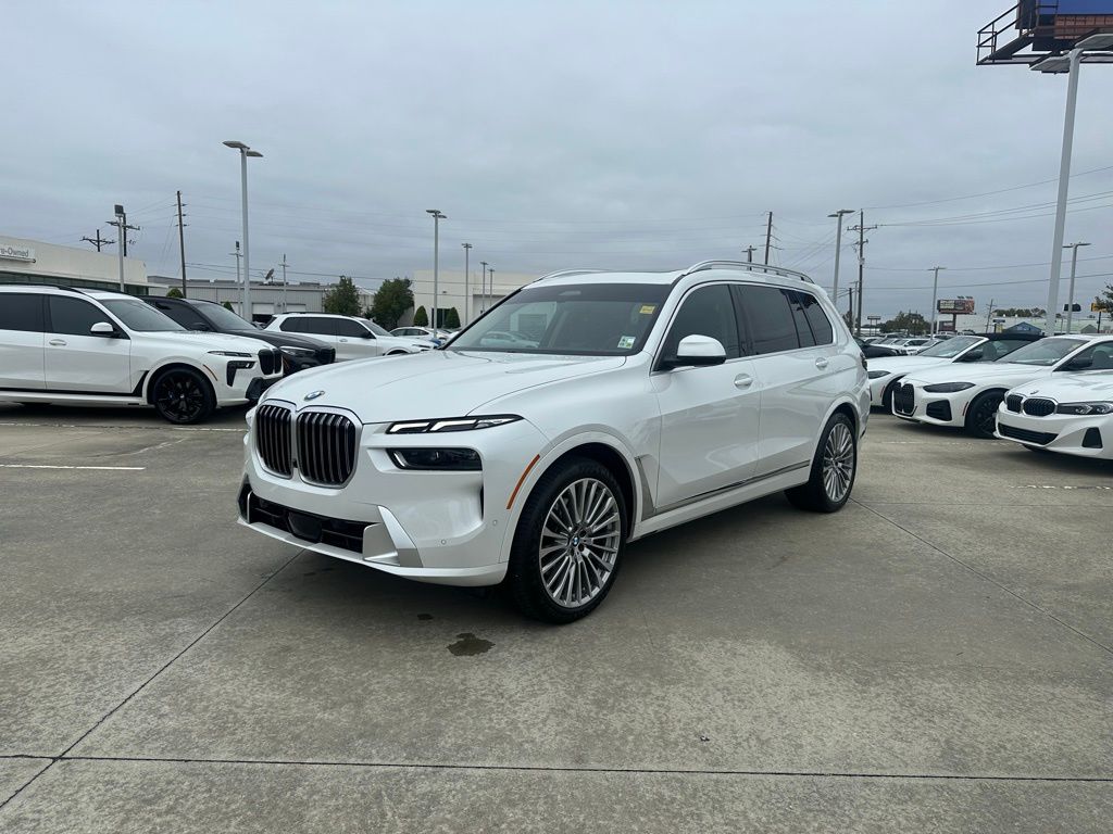 2024 BMW X7 40i's photo