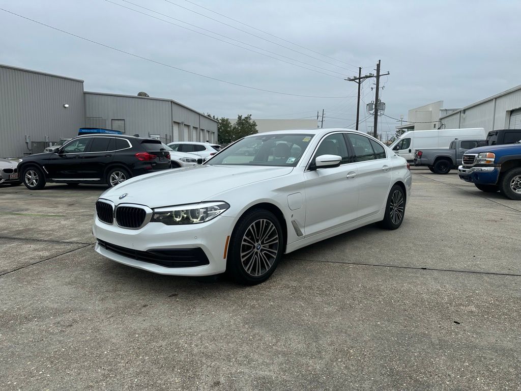 2019 BMW 5 Series 530e's photo