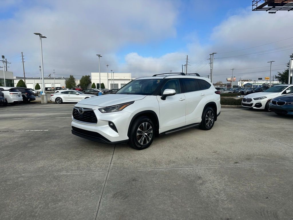 Used 2022 Toyota Highlander XLE SUV