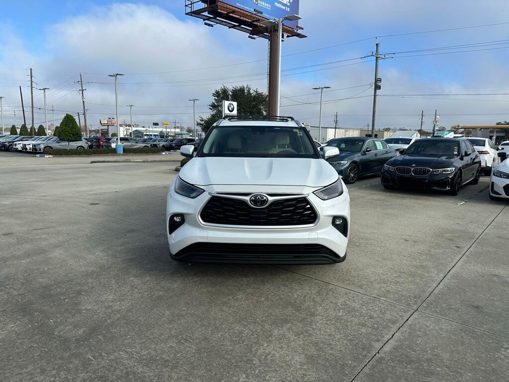 Used 2022 Toyota Highlander XLE SUV