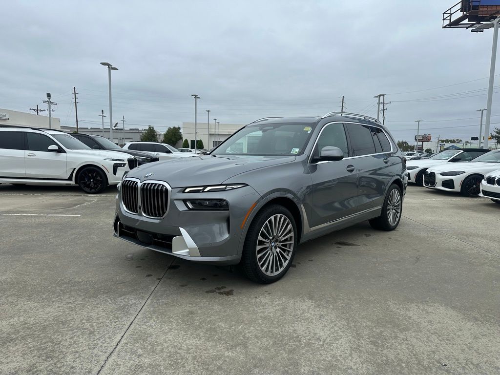 2023 BMW X7 40i's photo