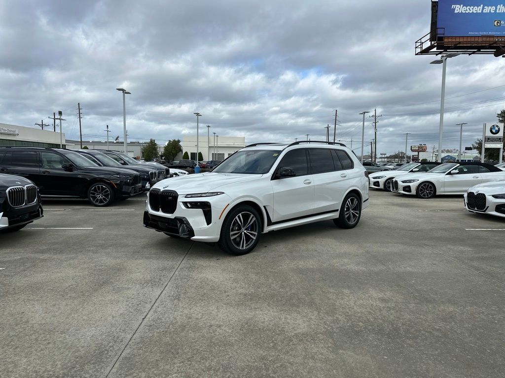 2026 BMW X7 M60i's photo