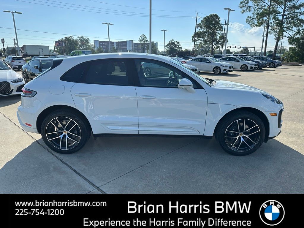 2022 Porsche Macan Base photo 4