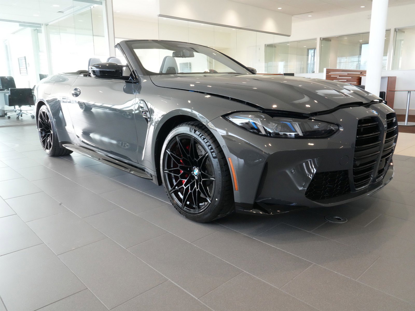 2025 Bmw M4 Competition xDrive Convertible photo 3