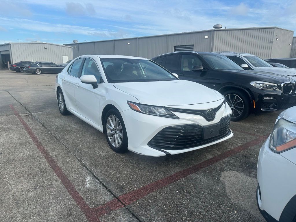 2019 Toyota Camry L photo 2