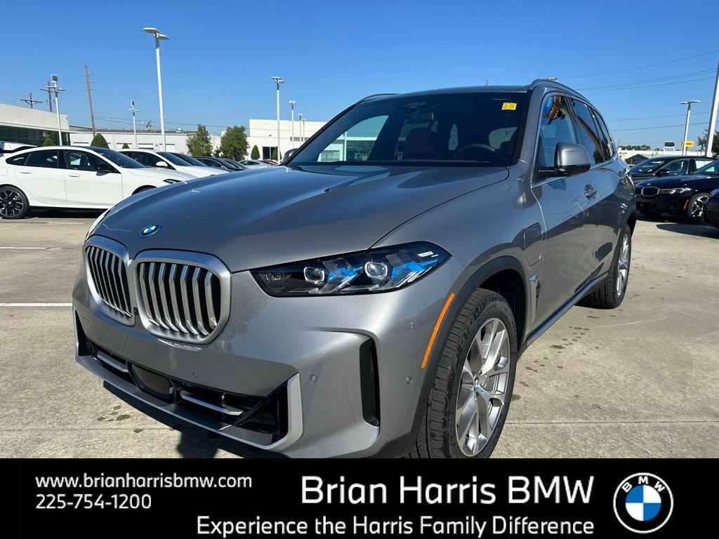 2026 BMW X5 50e's photo